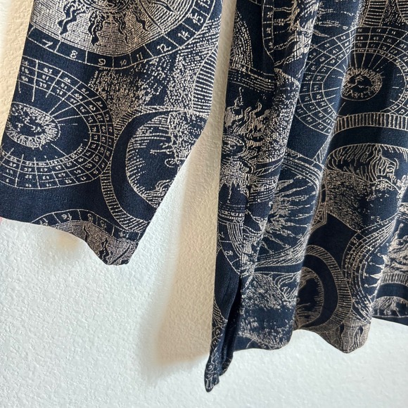 Vintage Size M Shirt Celestial Zodiac Sun Moon Black WhimsiGoth Medieval Dungeon - Picture 9 of 9